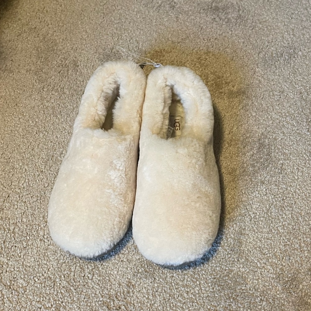 NWOT women’s UGG classic cozy shearling bootie in natural Size US 9 UK 7 EU 40 - Picture 7 of 9